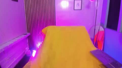 miilu  online show from 03/19/26, 03:54