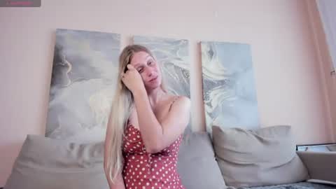 Snapshot of miissblonde chatting on 07/23/26, 01:58 miissblonde online show from 07/23/26, 01:58