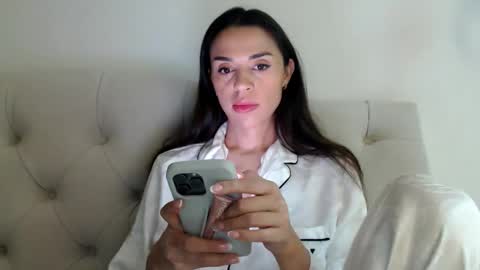 Mika online show from 11/14/25, 07:12