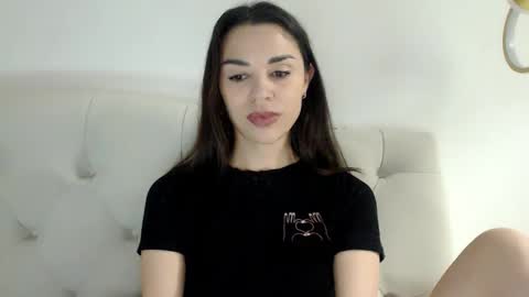 Mika online show from 04/11/26, 11:36