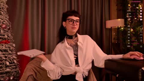 Snapshot of mika_moon_ chatting on 12/30/24, 09:40 mika_moon_ online show from 12/30/24, 09:40