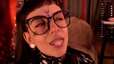 Snapshot of mika_moon_ chatting on 01/02/25, 11:49 mika_moon_ online show from 01/02/25, 11:49