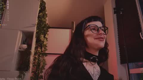 Snapshot of mika_moon_ chatting on 10/26/25, 01:28 mika_moon_ online show from 10/26/25, 01:28