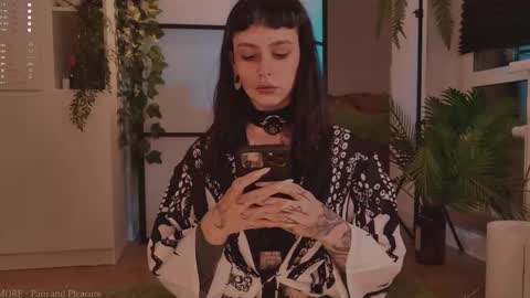 Snapshot of mika_moon_ chatting on 11/08/25, 05:23 mika_moon_ online show from 11/08/25, 05:23