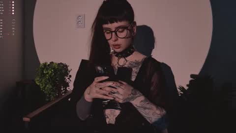 Snapshot of mika_moon_ chatting on 12/02/25, 06:03 mika_moon_ online show from 12/02/25, 06:03