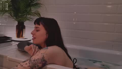 Snapshot of mika_moon_ chatting on 12/03/25, 03:10 mika_moon_ online show from 12/03/25, 03:10