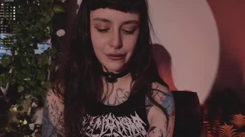 Snapshot of mika_moon_ chatting on 12/19/25, 06:26 mika_moon_ online show from 12/19/25, 06:26