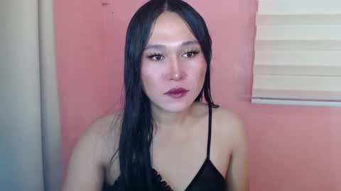 Snapshot of mika_oka chatting on 02/12/25, 12:44 Hi im Avah online show from 02/12/25, 12:44