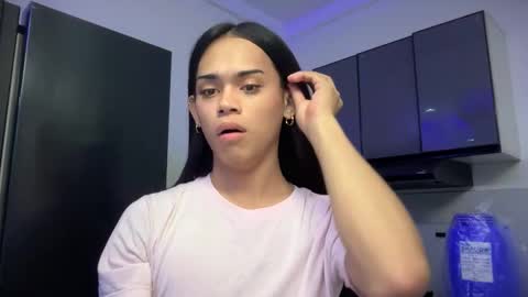 mika_pedersen online show from 10/18/25, 12:06