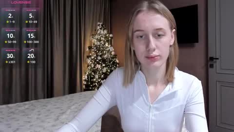 Mika online show from 12/20/25, 11:45