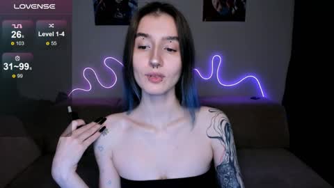 Snapshot of mika_reid chatting on 04/19/26, 12:59 Mika online show from 04/19/26, 12:59