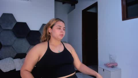 Mikaela blondie bigass online show from 04/26/26, 06:16