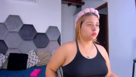 Mikaela blondie bigass online show from 05/12/26, 07:55