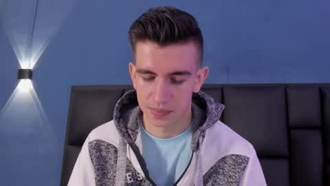 mikael online show from 11/07/25, 04:23