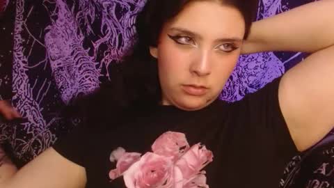 Snapshot of mikaskullcs chatting on 12/03/25, 10:30 Mika online show from 12/03/25, 10:30