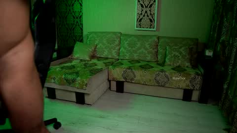 Snapshot of mike0xx chatting on 11/30/25, 11:14 mike0xx online show from 11/30/25, 11:14