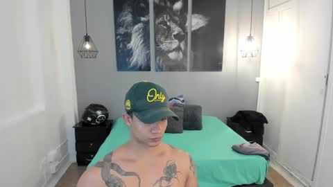 Snapshot of mike2_wills chatting on 12/03/24, 01:08 Mike2 wills online show from 12/03/24, 01:08