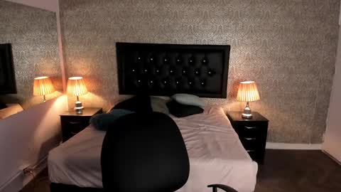 Snapshot of mike2_wills chatting on 12/10/24, 08:30 Mike2 wills online show from 12/10/24, 08:30