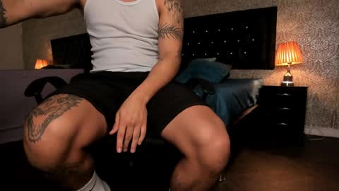 Snapshot of mike2_wills chatting on 12/14/24, 03:29 Mike2 wills online show from 12/14/24, 03:29