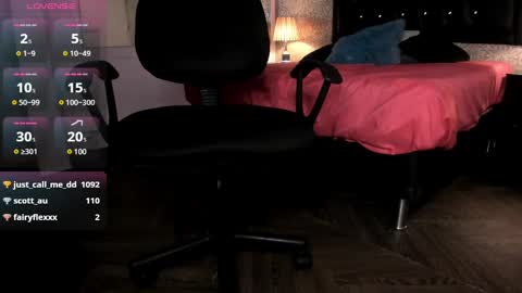 Snapshot of mike2_wills chatting on 12/22/24, 09:55 Mike2 wills online show from 12/22/24, 09:55