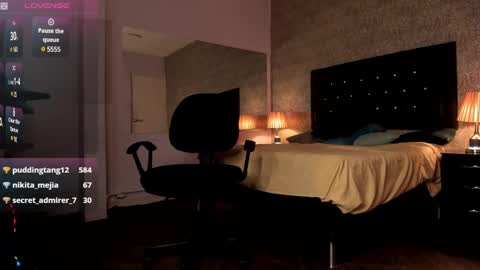 Snapshot of mike2_wills chatting on 12/24/24, 10:01 Mike2 wills online show from 12/24/24, 10:01