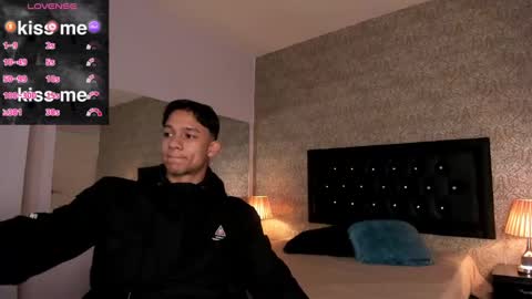 Snapshot of mike2_wills chatting on 01/15/25, 03:11 Mike2 wills online show from 01/15/25, 03:11