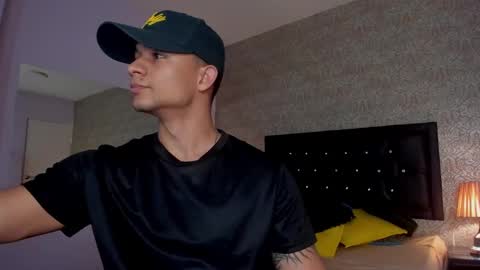 Snapshot of mike2_wills chatting on 01/23/25, 08:15 Mike2 wills online show from 01/23/25, 08:15