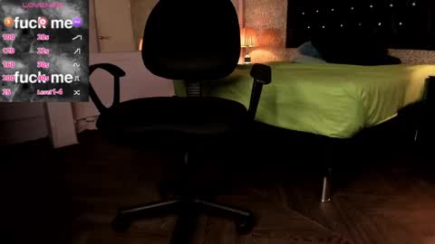 Snapshot of mike2_wills chatting on 01/25/25, 06:55 Mike2 wills online show from 01/25/25, 06:55