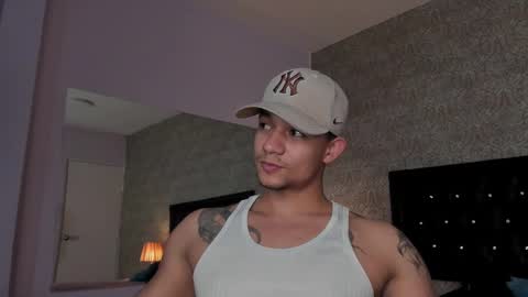 Snapshot of mike2_wills chatting on 01/28/25, 06:38 Mike2 wills online show from 01/28/25, 06:38