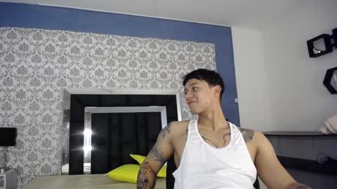 Snapshot of mike2_wills chatting on 02/01/25, 04:56 Mike2 wills online show from 02/01/25, 04:56