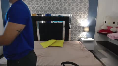 Snapshot of mike2_wills chatting on 02/24/25, 12:52 Mike2 wills online show from 02/24/25, 12:52