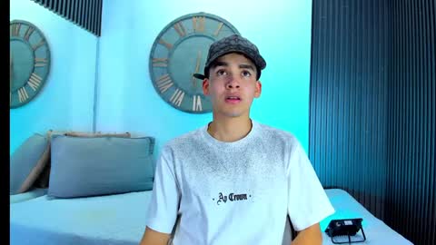 Mike 0233 online show from 02/06/25, 03:59