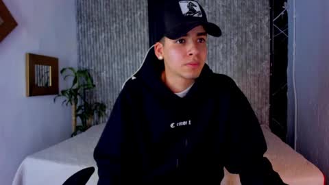 Mike 0233 online show from 09/11/25, 04:12