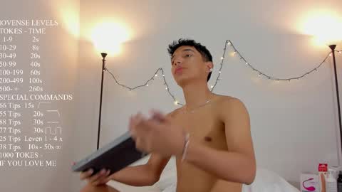 Snapshot of mike__tylor01 chatting on 12/30/24, 12:09 Mike Tylor online show from 12/30/24, 12:09