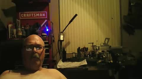Snapshot of mike_allen4 chatting on 04/25/26, 05:21 mike_allen4 online show from 04/25/26, 05:21