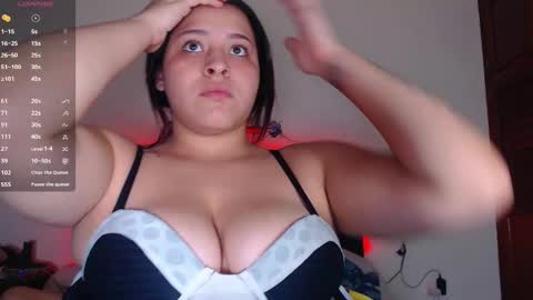 Snapshot of mike_and_bella_ chatting on 01/02/25, 09:28 bella online show from 01/02/25, 09:28