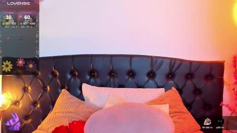 Snapshot of mike_blossom chatting on 02/14/25, 06:19 Henry Price online show from 02/14/25, 06:19