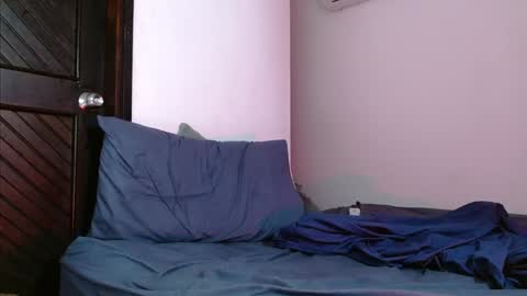 Snapshot of mike_d1030 chatting on 02/05/25, 05:09 mike_d1030 online show from 02/05/25, 05:09