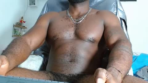 Snapshot of mike_kingcum chatting on 02/17/25, 03:04 mike online show from 02/17/25, 03:04