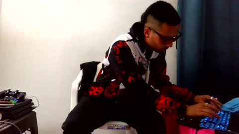 Snapshot of mike_leonrey22 chatting on 11/08/25, 11:36 mike_leonrey22 online show from 11/08/25, 11:36