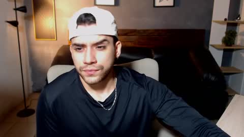 Snapshot of mike_montoya chatting on 05/14/26, 02:29 Mike Montoya online show from 05/14/26, 02:29