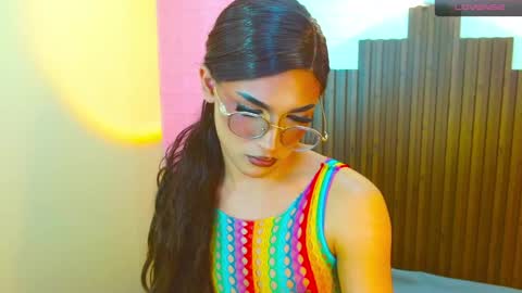 Snapshot of mike_nour chatting on 12/15/24, 09:35 IM MIKE online show from 12/15/24, 09:35