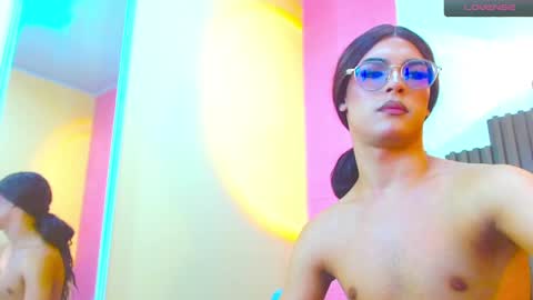 Snapshot of mike_nour chatting on 12/16/24, 02:25 IM MIKE online show from 12/16/24, 02:25