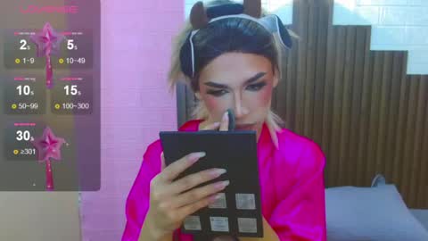 Snapshot of mike_nour chatting on 09/25/25, 03:10 IM MIKE online show from 09/25/25, 03:10