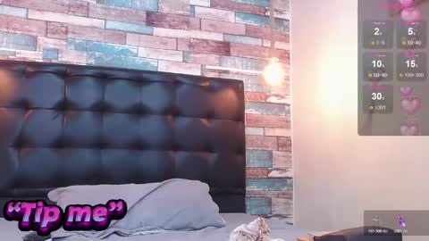 Snapshot of mike_nour chatting on 10/23/25, 02:38 IM MIKE online show from 10/23/25, 02:38