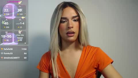 Snapshot of mike_nour chatting on 12/21/25, 08:43 IM MIKE online show from 12/21/25, 08:43