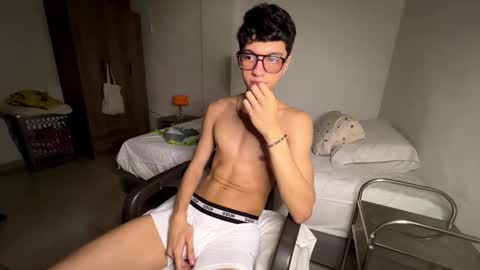 Snapshot of mike_pineapple chatting on 11/25/25, 03:50 Mike Pineapple online show from 11/25/25, 03:50