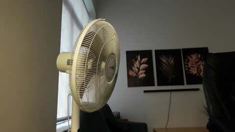 Snapshot of mike_platano chatting on 10/04/25, 01:53 MIKE PLATANO online show from 10/04/25, 01:53