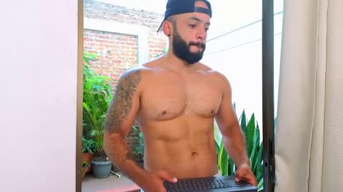 Snapshot of mike_savage3 chatting on 05/13/26, 12:13 Mike online show from 05/13/26, 12:13