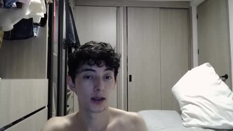 Snapshot of mikebelf4 chatting on 03/05/25, 12:38 Mikebelf4 online show from 03/05/25, 12:38